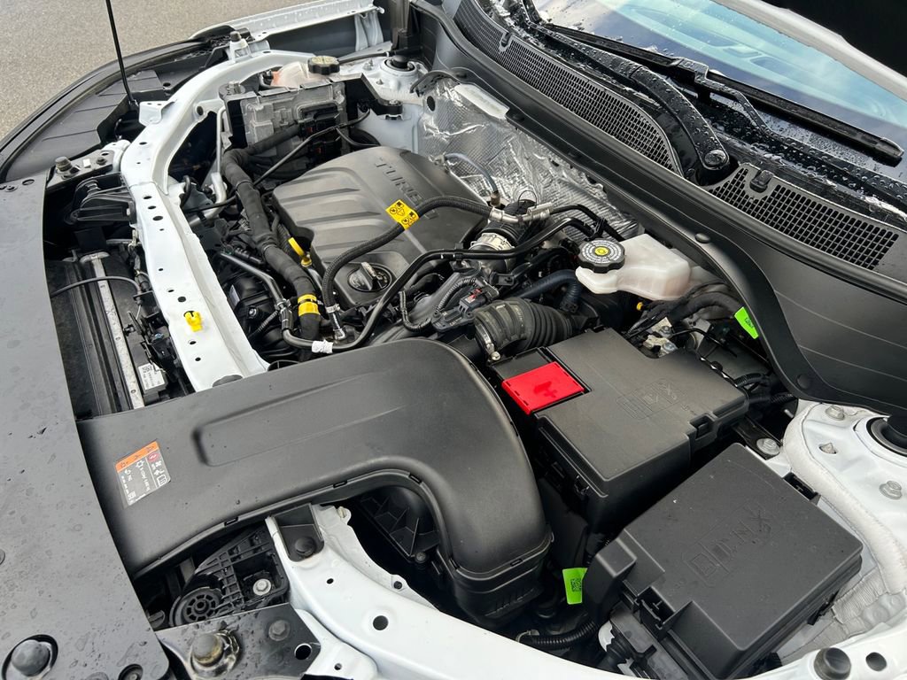Used 2025 Chevrolet Trax RS w/ Sunroof Package FWD image 30