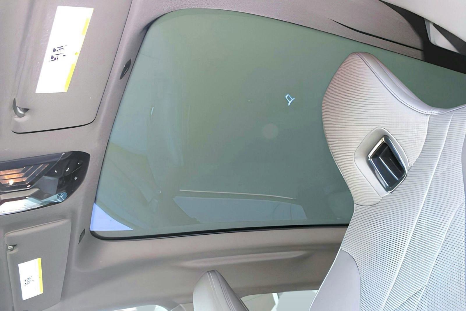 New 2026 BMW iX xDrive60 w/ Premium Package image 15