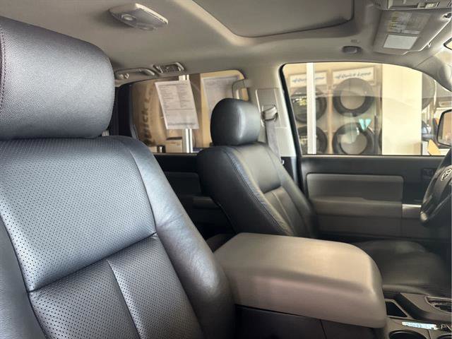 Used 2022 Toyota Sequoia SR5 image 40