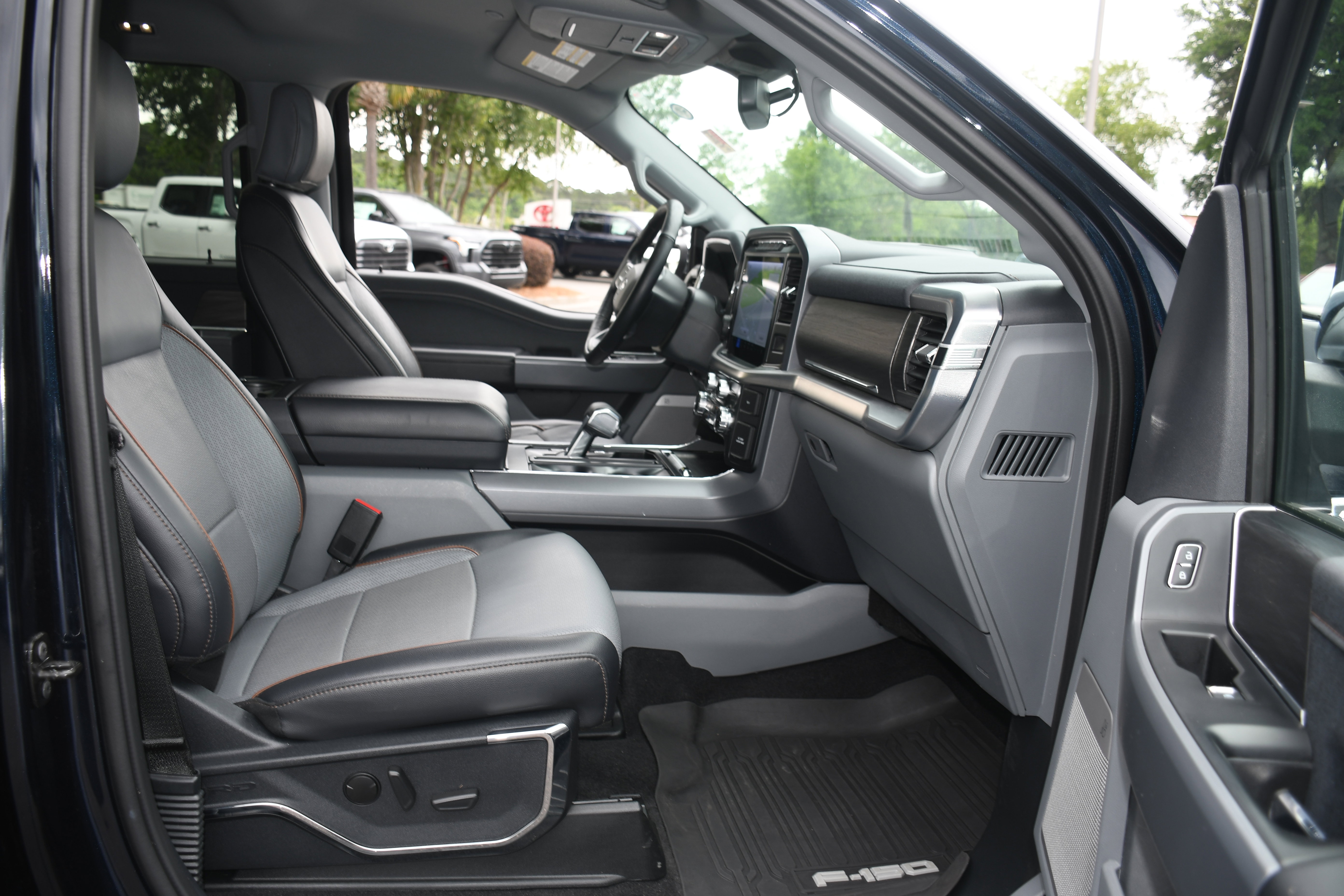 Used 2024 Ford F150 Lariat w/ FX4 Off-Road Package AWD/4WD image 22