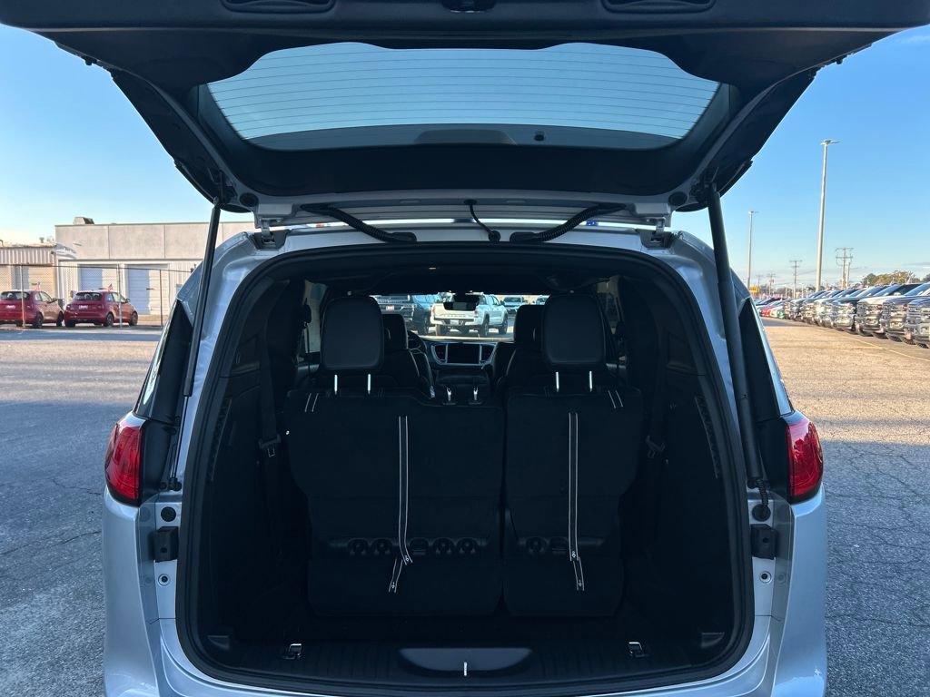 New 2026 Chrysler Voyager LX FWD image 28
