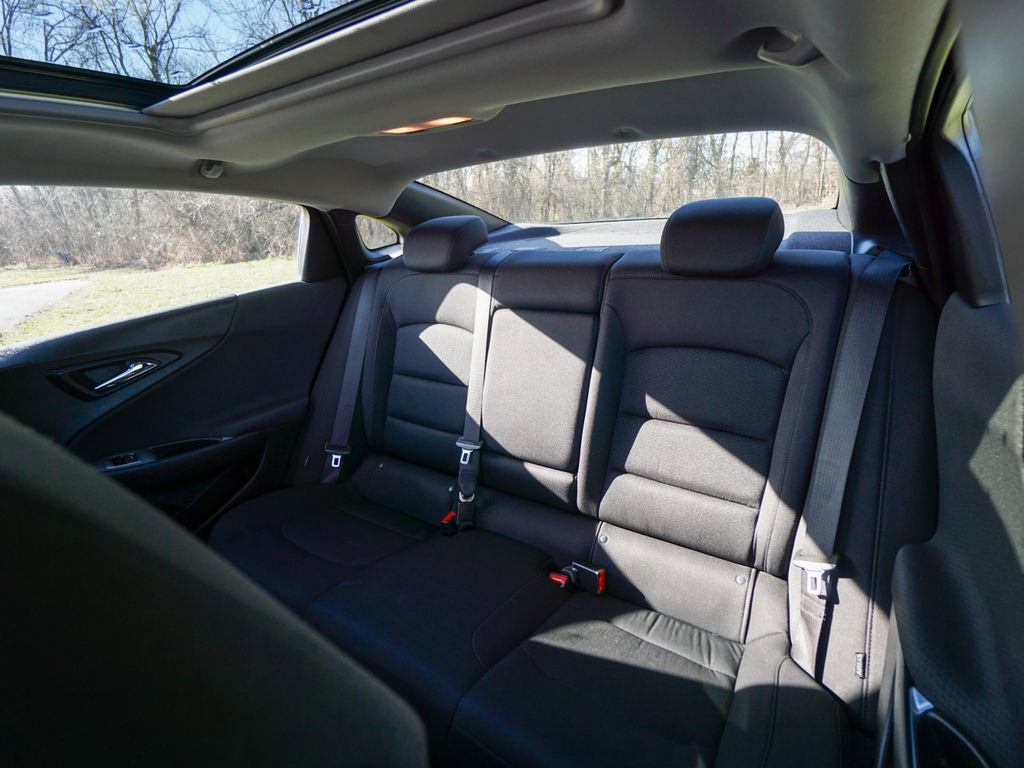 Used 2021 Chevrolet Malibu LT image 28