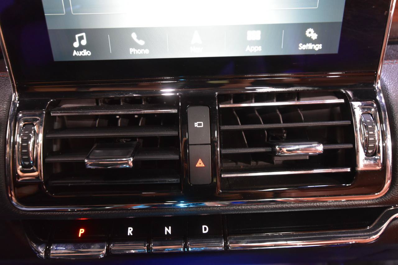 Used 2018 Lincoln Navigator L Reserve w/ Technology Package AWD/4WD image 29