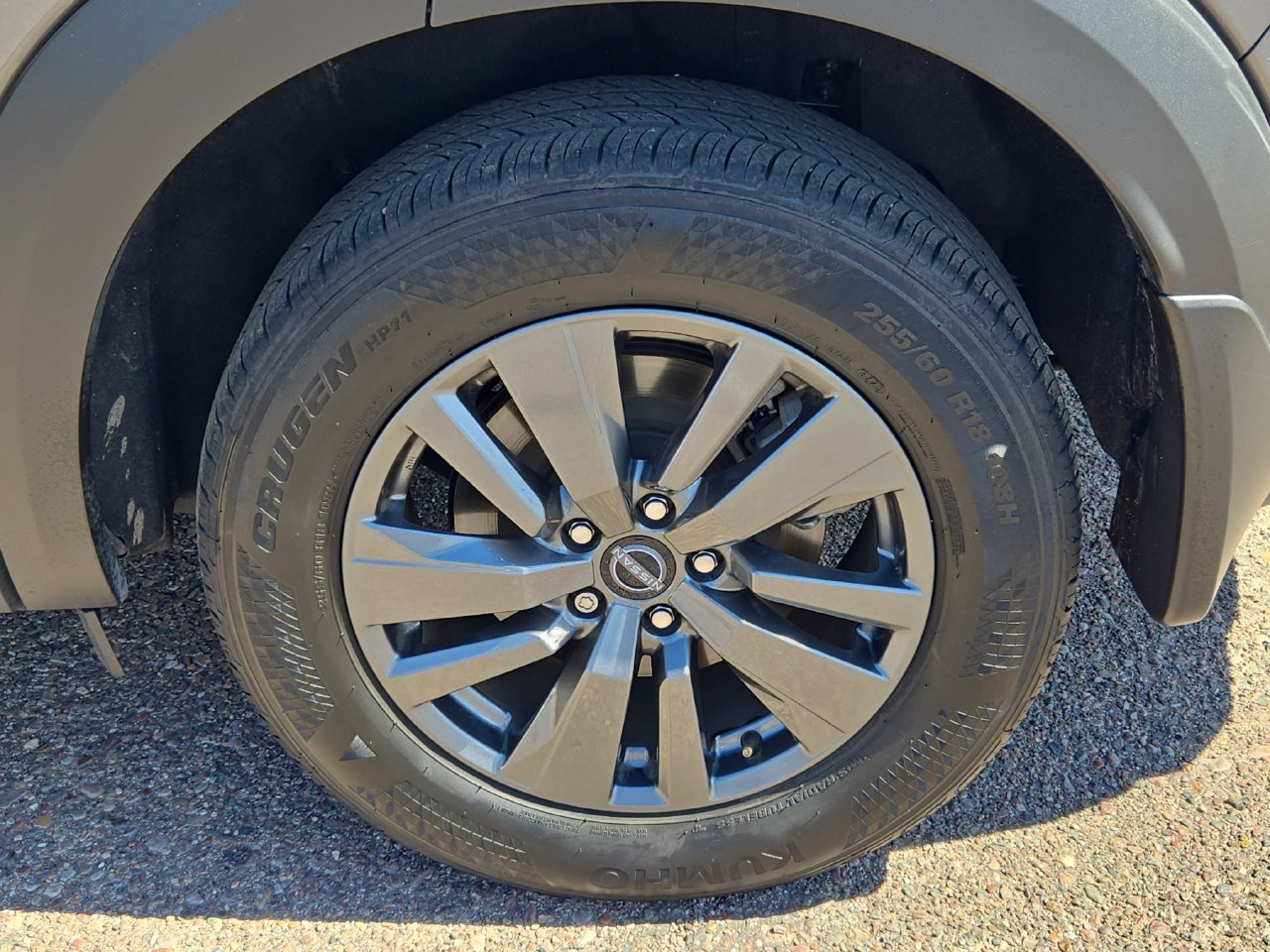 Used 2025 Nissan Pathfinder SV FWD image 33