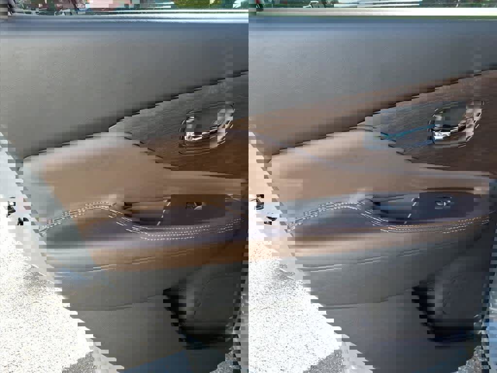 Used 2023 Nissan Murano Platinum w/ Cargo Package image 11