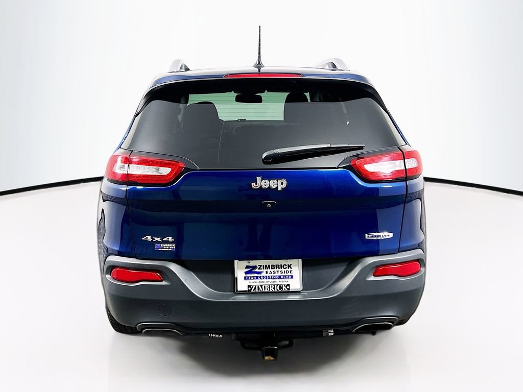 Used 2018 Jeep Cherokee Latitude w/ Cold Weather Group AWD/4WD image 6