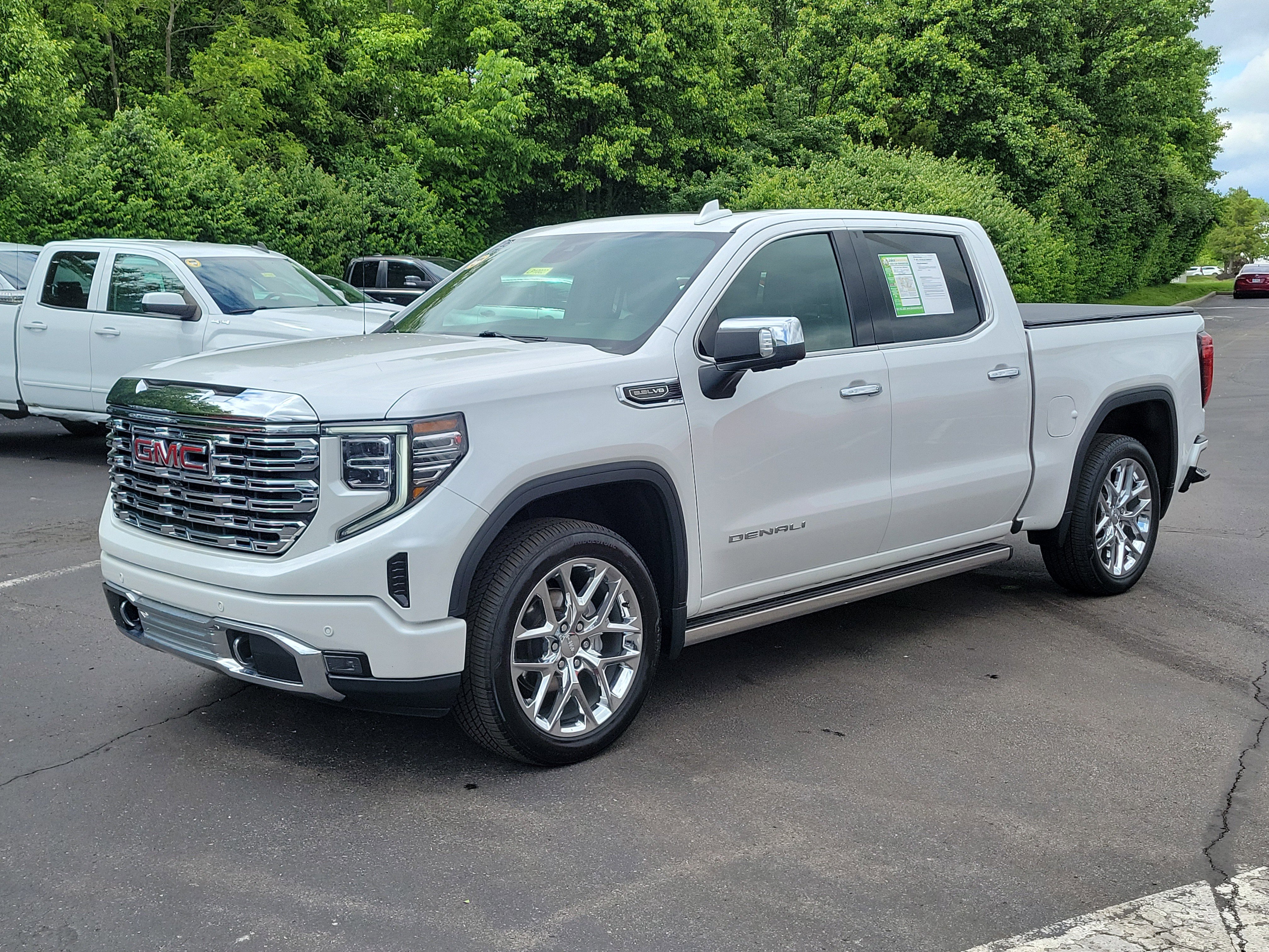 Used 2022 GMC Sierra 1500 Denali AWD/4WD image 2