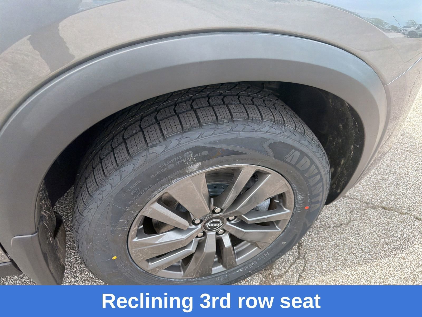 Used 2023 Nissan Pathfinder SV AWD/4WD image 25