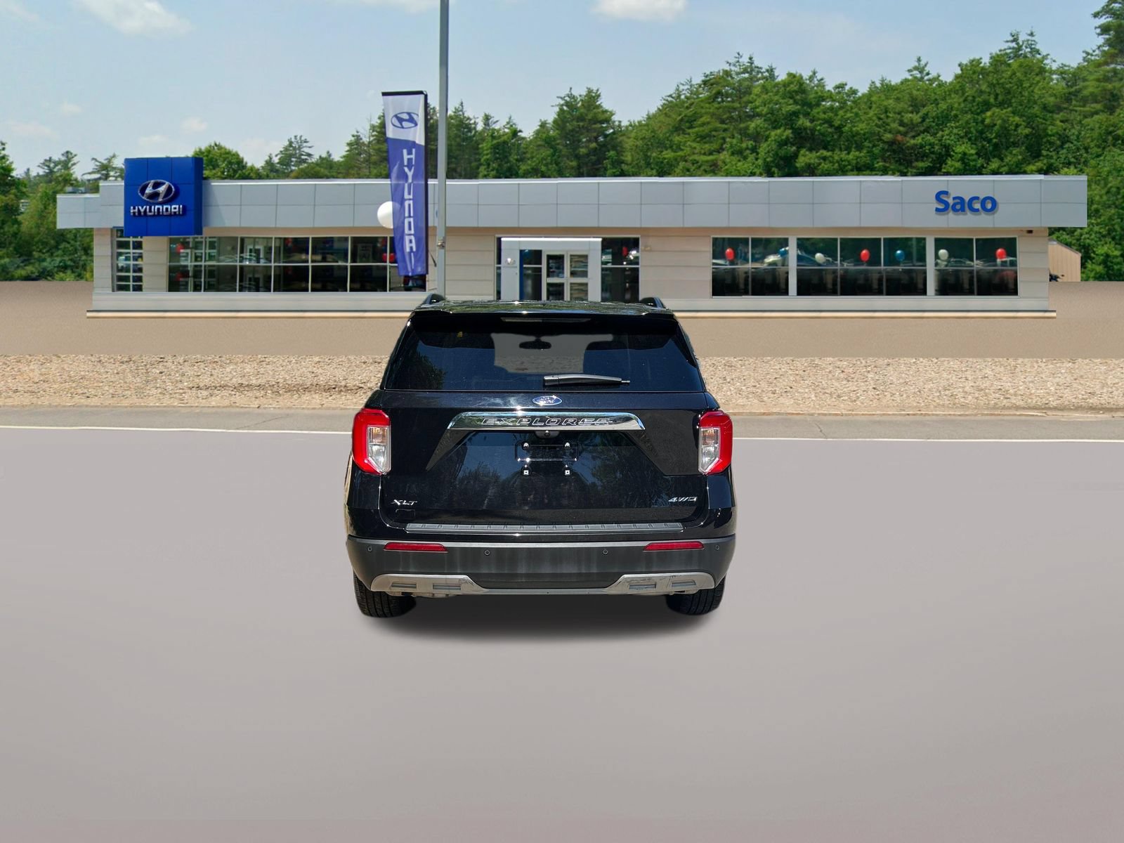 Used 2024 Ford Explorer XLT w/ Equipment Group 202A AWD/4WD image 7