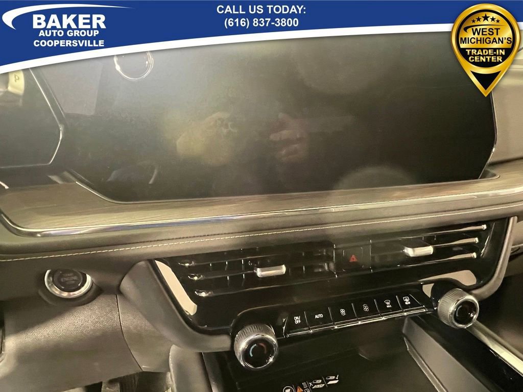 New 2025 Chevrolet Suburban Premier image 25