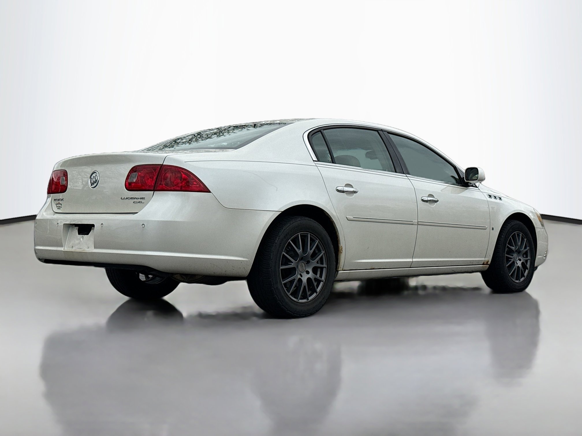 Used 2008 Buick Lucerne CXL w/ Ultra Confidence Package FWD image 2