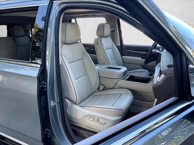 Used 2023 GMC Yukon Denali AWD/4WD image 9