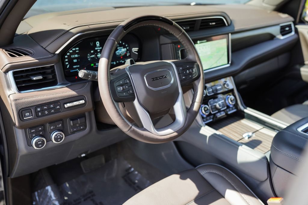 Used 2024 GMC Yukon Denali w/ Advanced Technology Package AWD/4WD image 19