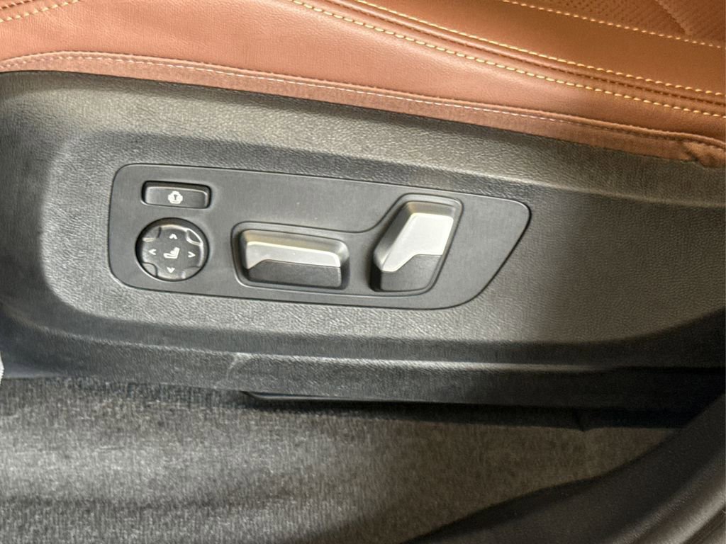 New 2026 BMW X5 xDrive50e w/ M Sport Package image 25