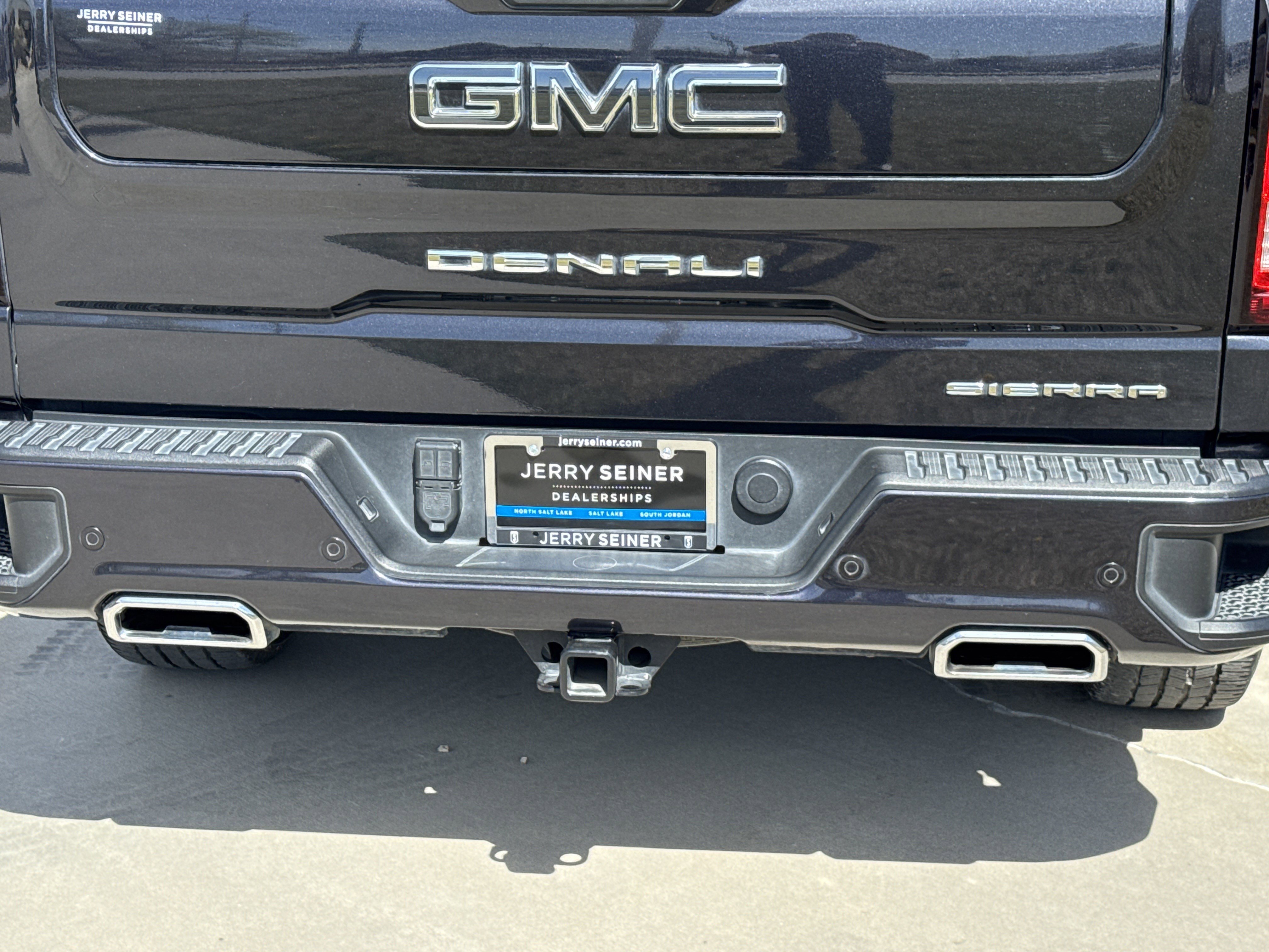 Used 2023 GMC Sierra 1500 Denali Ultimate image 13