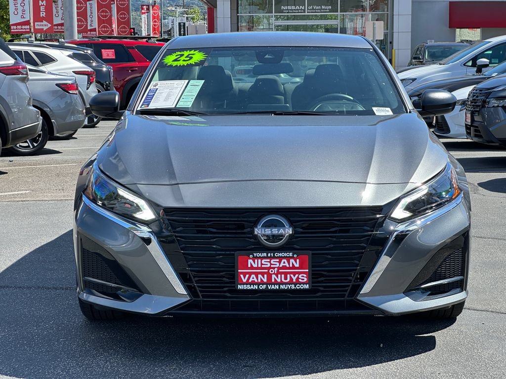 Used 2025 Nissan Altima 2.5 S FWD image 12