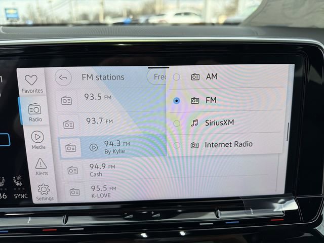 New 2026 Volkswagen Atlas Cross Sport SEL Premium R-Line AWD/4WD image 17