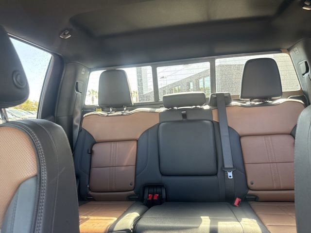 Used 2025 Chevrolet Silverado 1500 High Country image 24