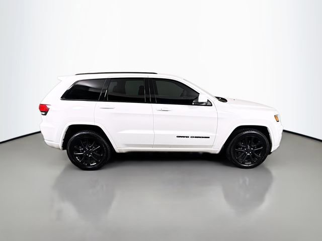 Used 2020 Jeep Grand Cherokee Altitude AWD/4WD image 5