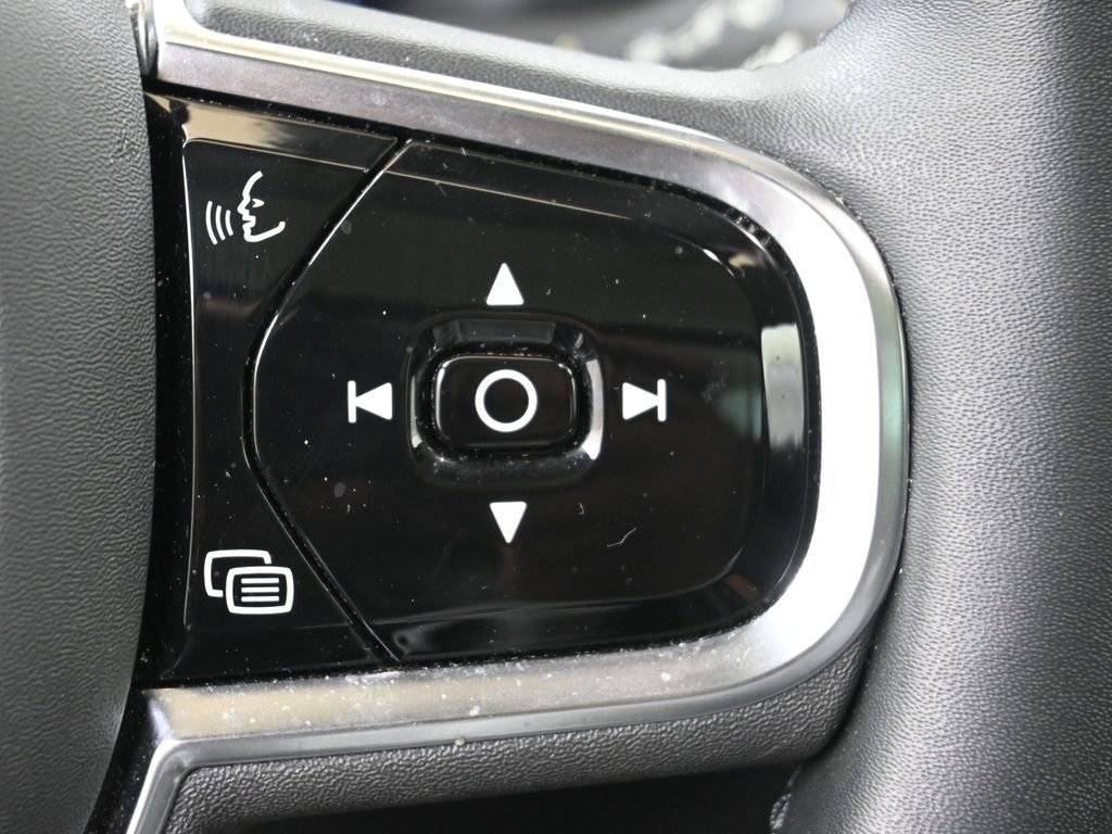 Certified 2024 Volvo XC90 B6 Plus w/ Protection Package Premier image 27