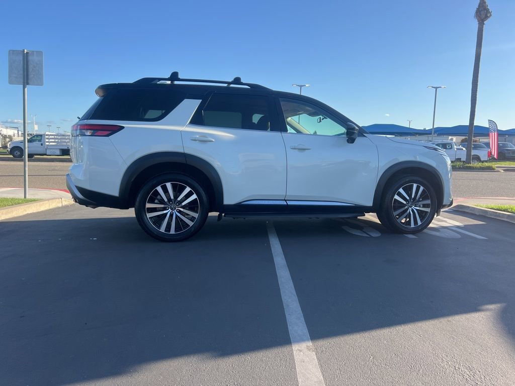 Used 2023 Nissan Pathfinder Platinum w/ Cargo Package AWD/4WD image 9
