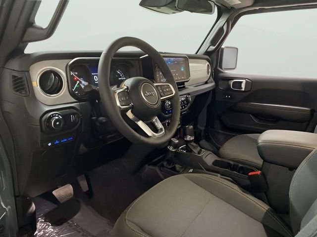 Used 2025 Jeep Wrangler Unlimited Sahara w/ Safety Group AWD/4WD image 27