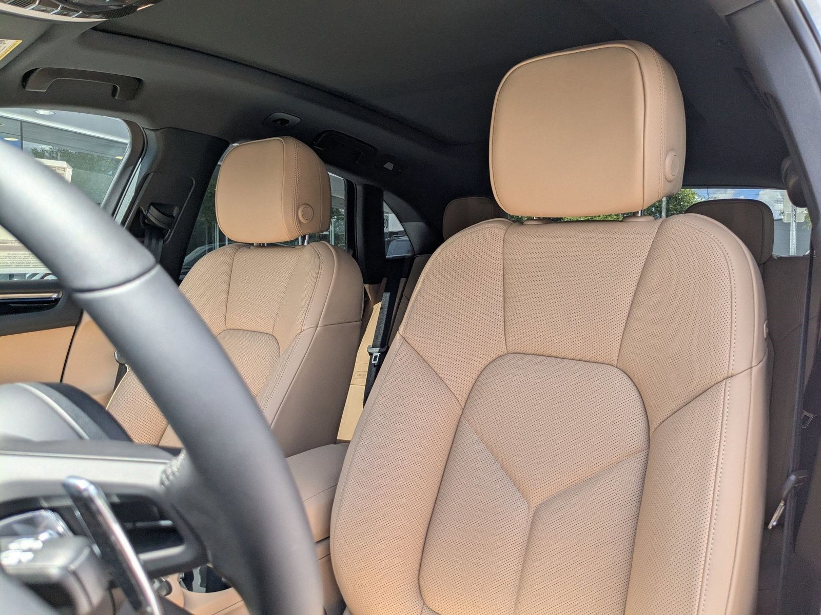 New 2026 Porsche Macan AWD/4WD image 5