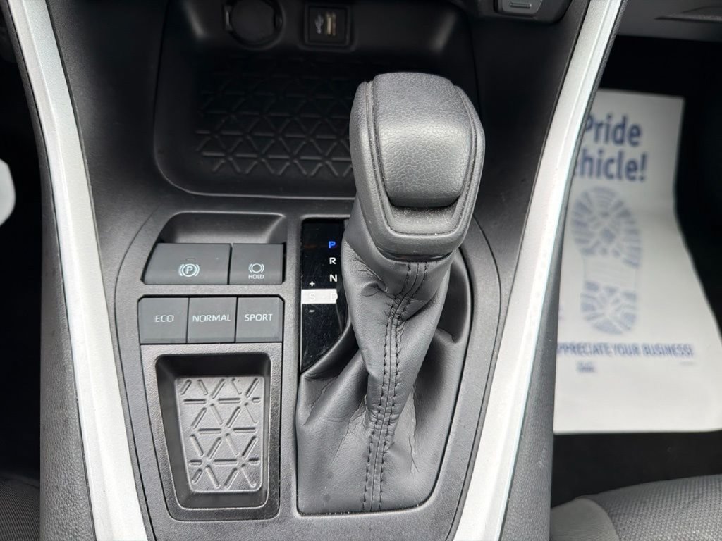 Used 2025 Toyota RAV4 XLE FWD image 24