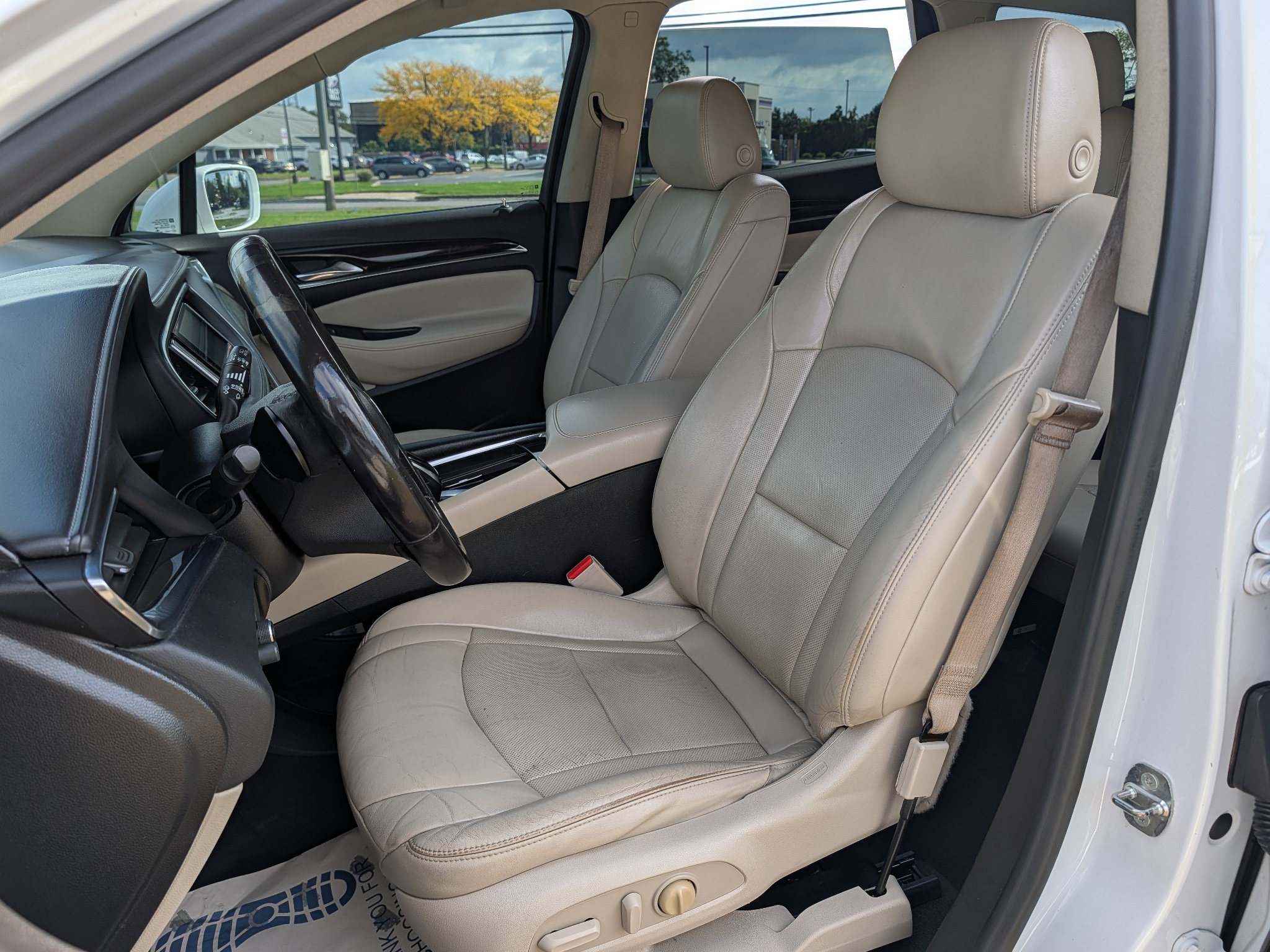Used 2019 Buick Enclave Essence FWD image 14