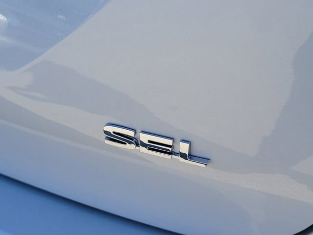 New 2026 Mitsubishi Outlander SEL image 9