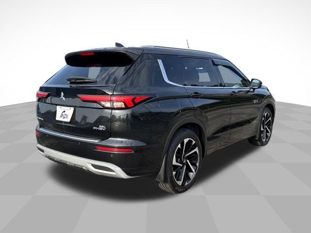 Used 2023 Mitsubishi Outlander SEL AWD/4WD image 6