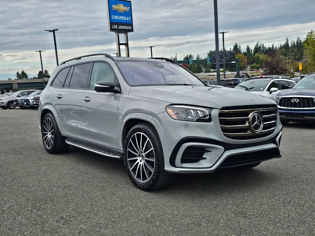 Used 2024 Mercedes-Benz GLS 580 4MATIC image 3