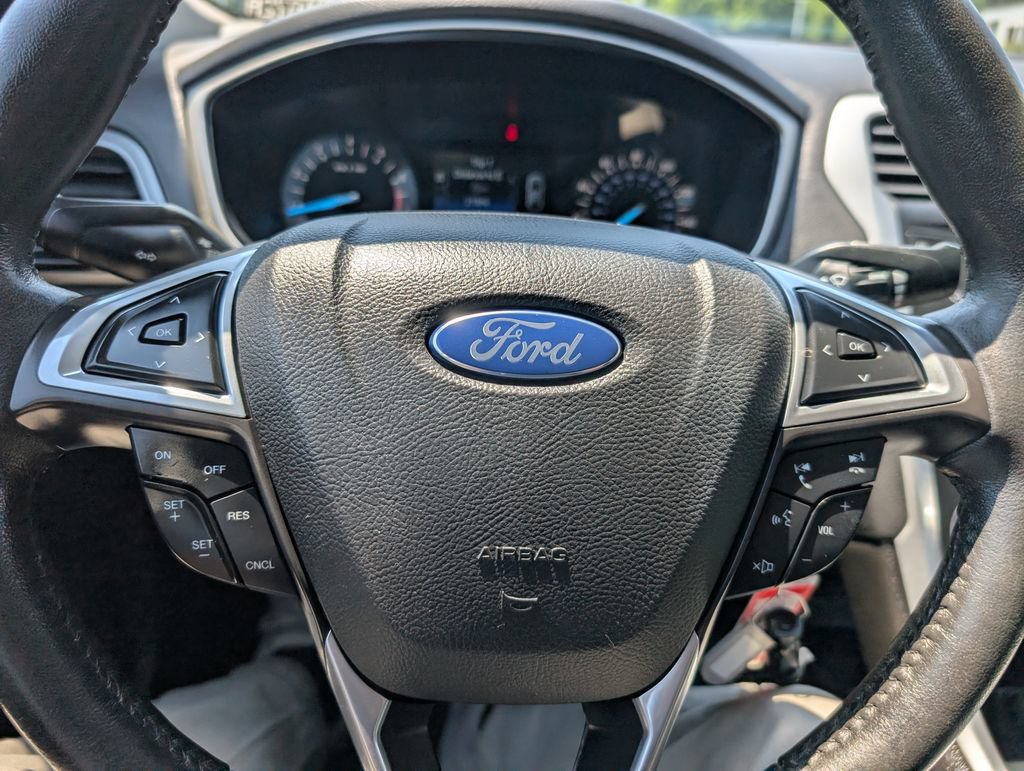 Used 2015 Ford Fusion SE w/ Equipment Group 201A FWD image 22