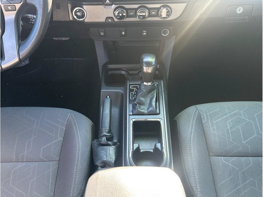 Used 2016 Toyota Tacoma TRD Sport w/ Towing Package RWD image 18
