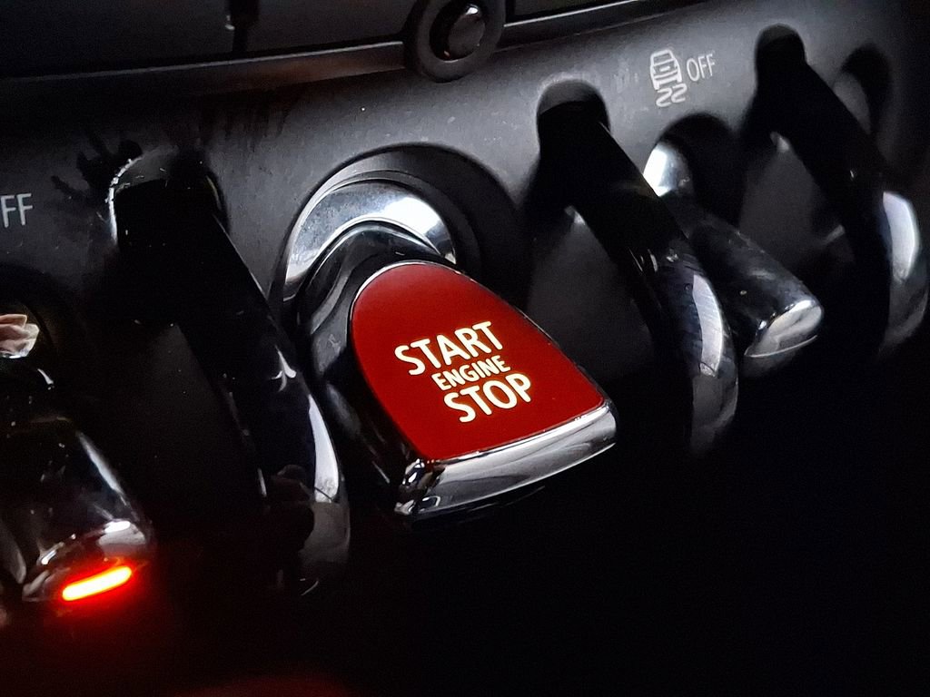 Used 2017 MINI Cooper S image 19