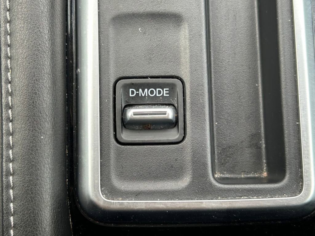 Used 2022 Nissan Pathfinder SV FWD image 26