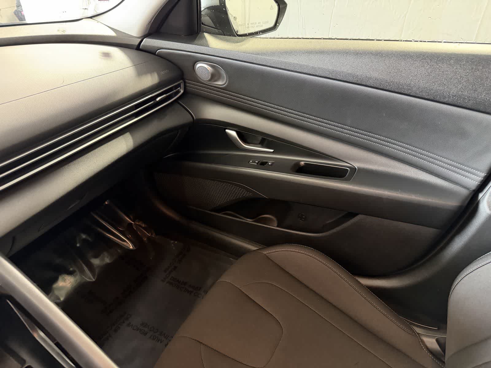 Used 2021 Hyundai Elantra SEL w/ Convenience Package FWD image 24