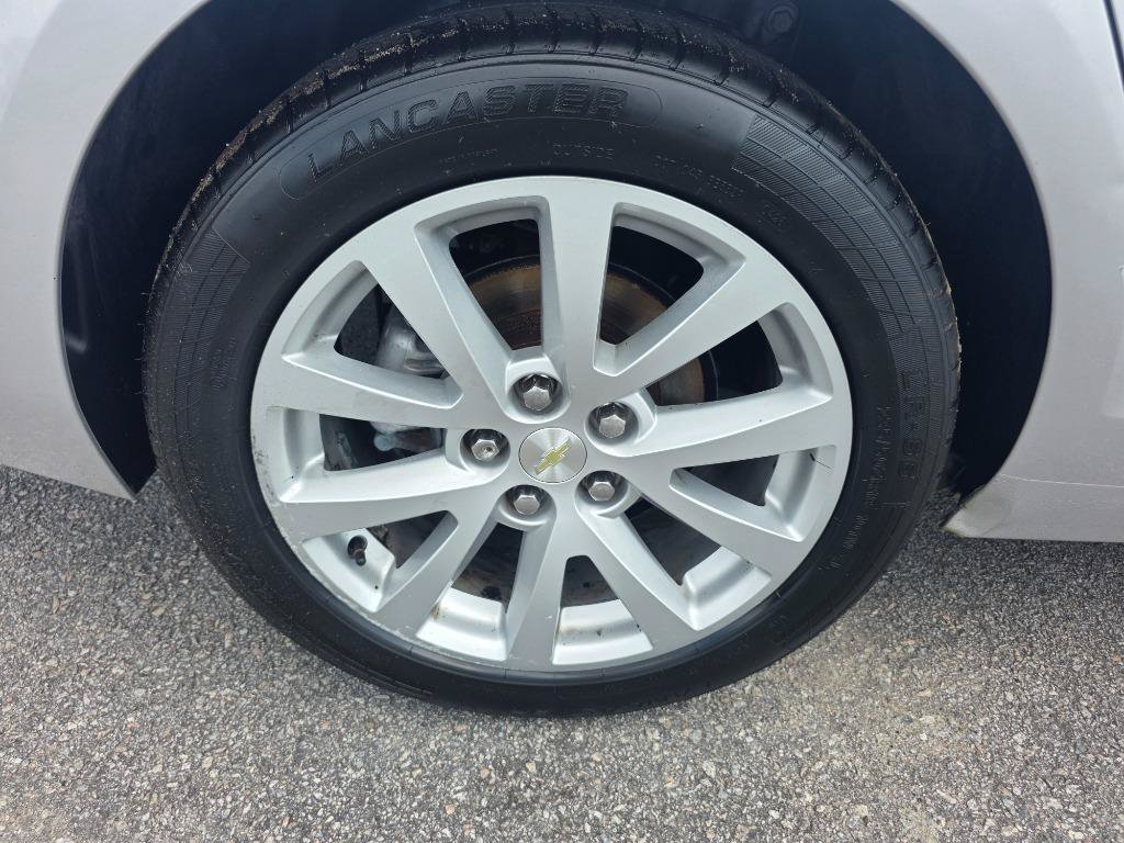 Used 2015 Chevrolet Malibu LT FWD image 18