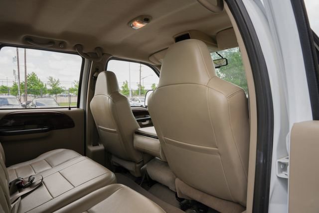 Used 2006 Ford F350 Lariat image 40