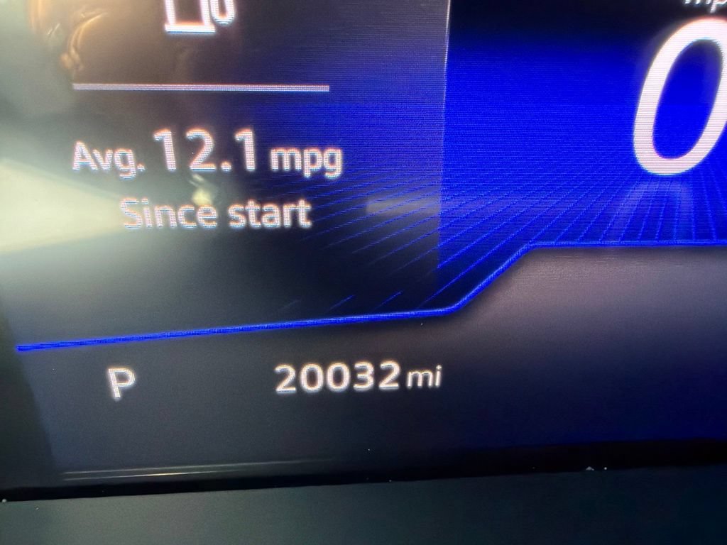 Certified 2023 Volkswagen Taos SE w/ Black Wheel Package FWD image 17