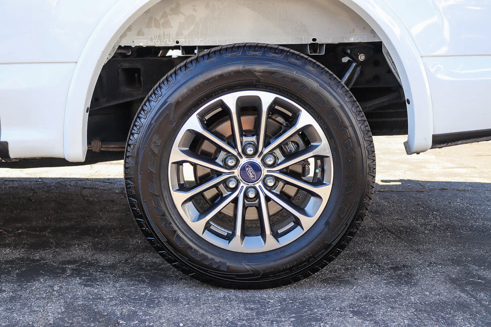 Used 2018 Ford F150 XLT w/ Equipment Group 302A Luxury RWD image 11