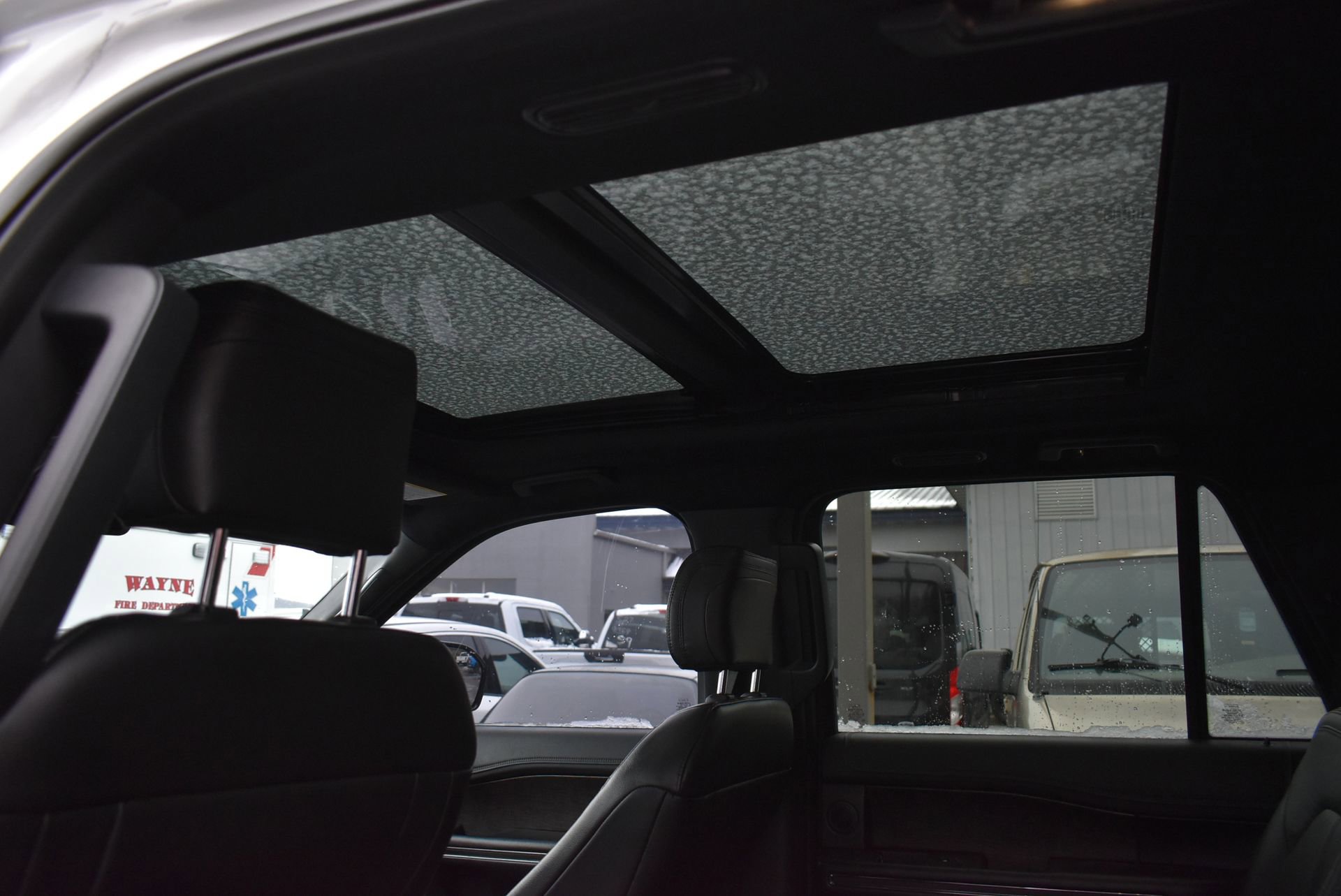 Used 2018 Ford Expedition Limited image 17