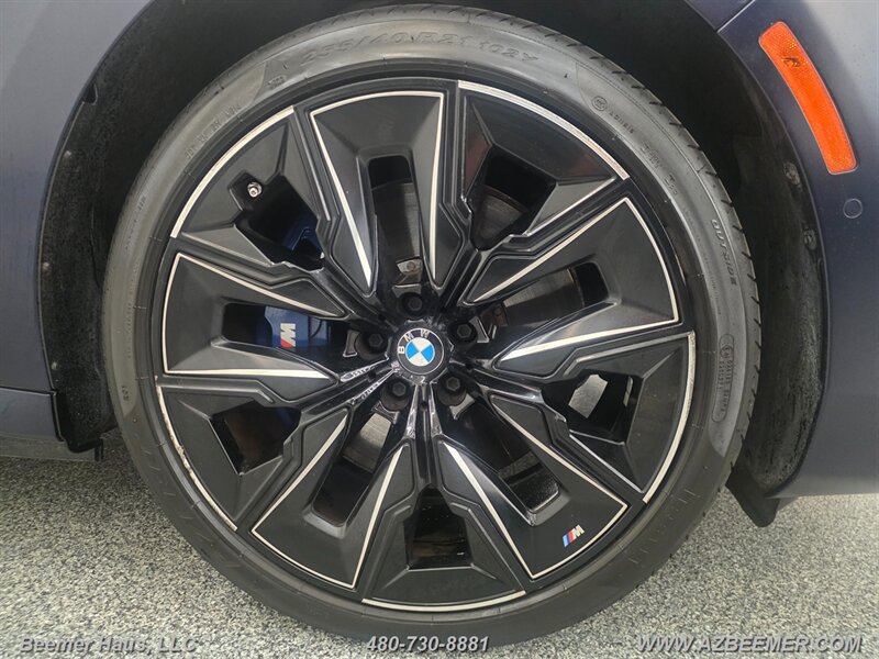 Used 2024 BMW i7 xDrive60 w/ M Sport Package RWD image 13