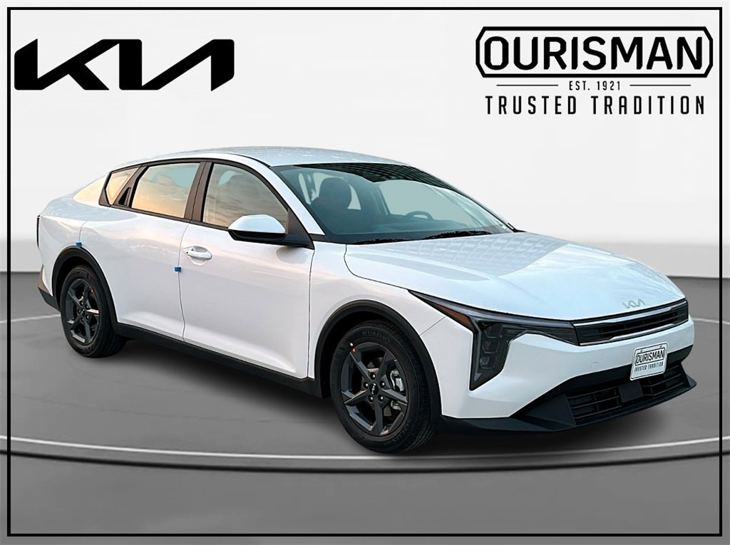 New 2025 Kia K4 LXS image 1