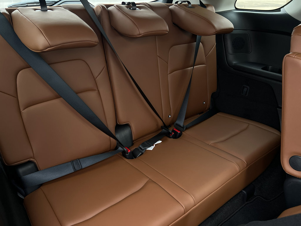New 2025 Nissan Pathfinder Platinum image 17