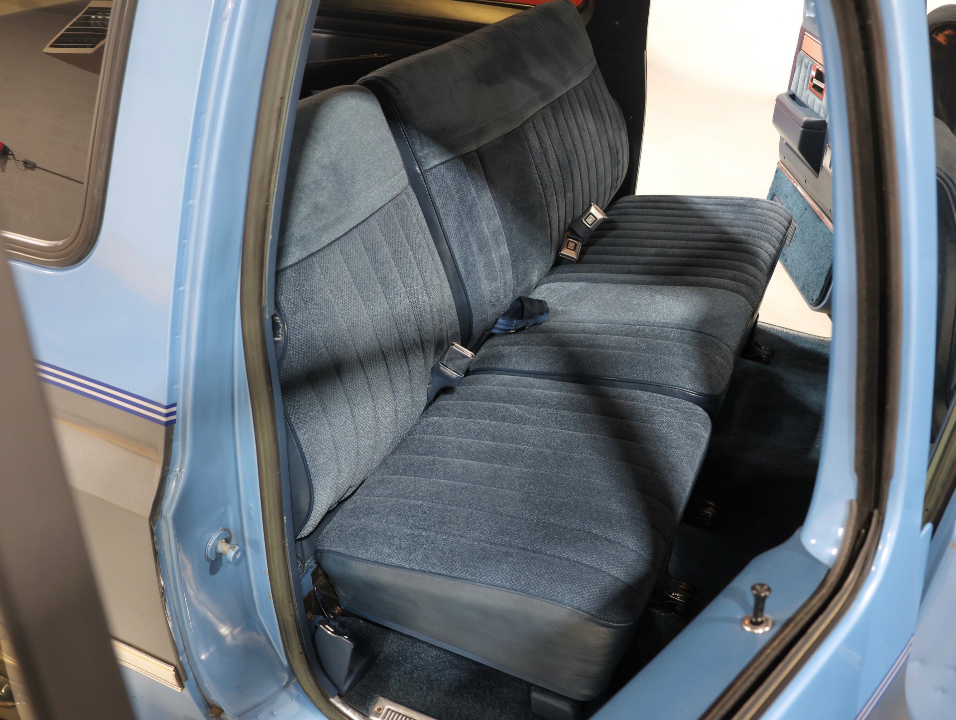 Used 1987 GMC Suburban 2WD image 70