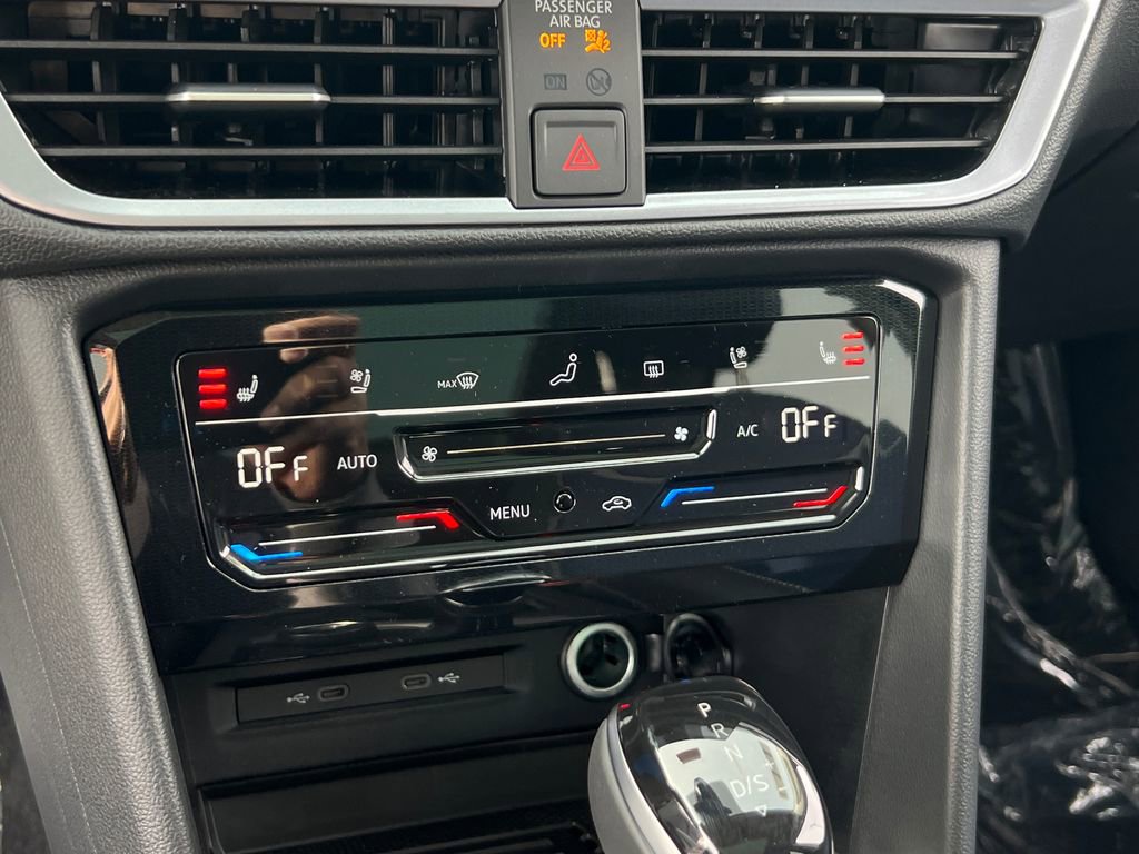 New 2026 Volkswagen Taos SEL image 30