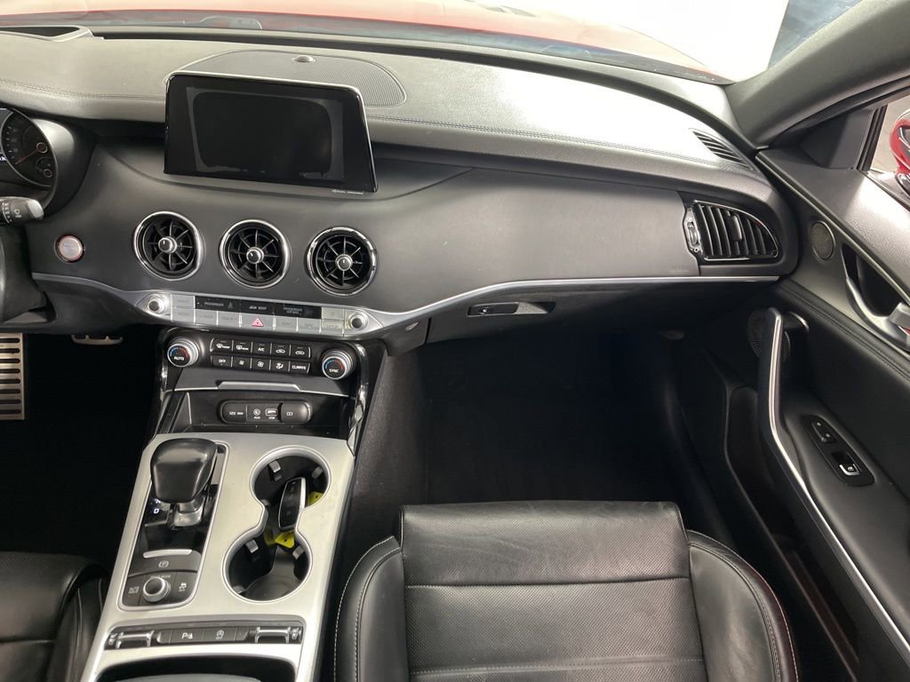 Used 2018 Kia Stinger GT2 image 21