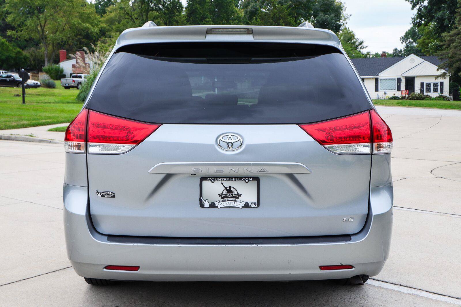 Used 2011 Toyota Sienna LE w/ Towing Pkg FWD image 13