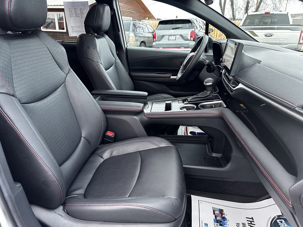 Used 2025 Toyota Sienna XSE image 22